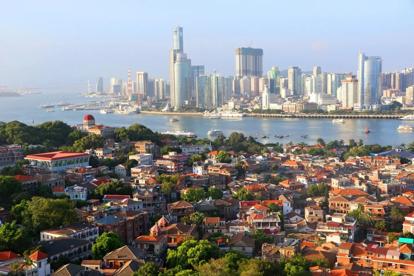Gulangyu historic streets / gardens